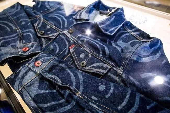laser engraving denim garment
